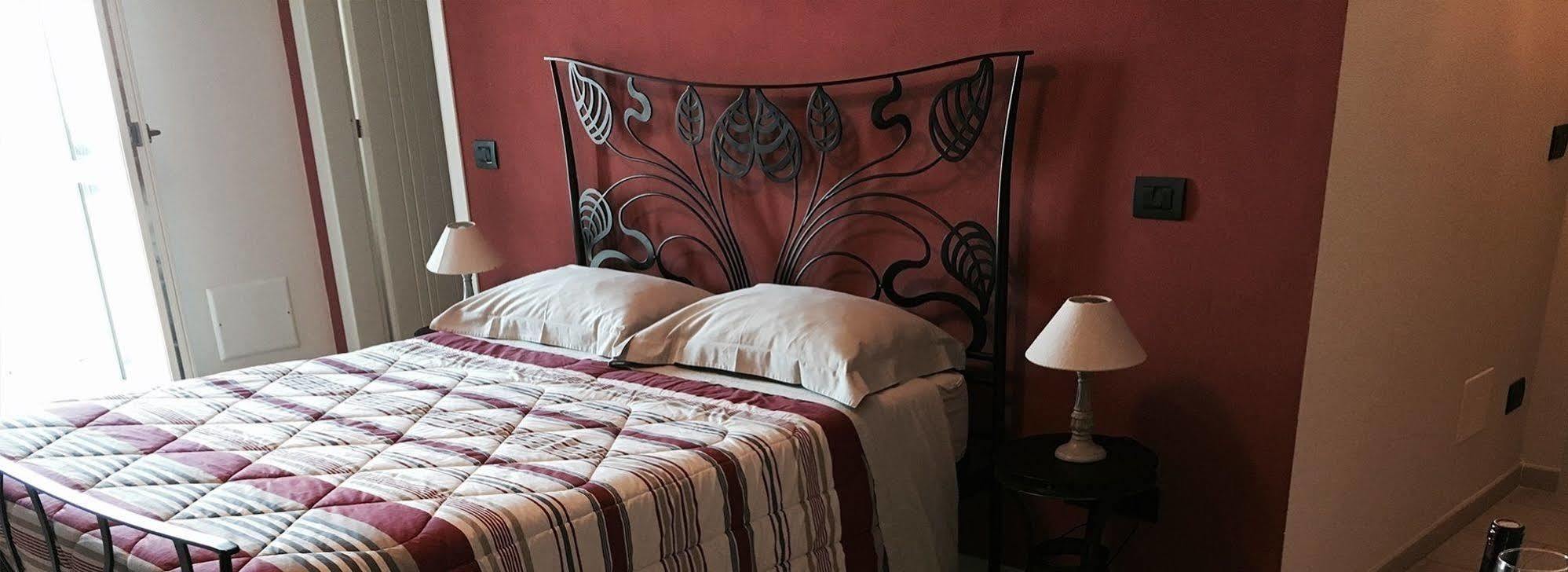 La Rola Hotel Albaretto della Torre Ngoại thất bức ảnh
